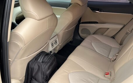 Toyota Camry, 2019 год, 2 900 000 рублей, 10 фотография