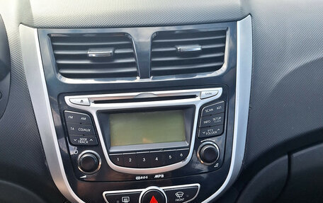 Hyundai Solaris II рестайлинг, 2011 год, 610 000 рублей, 2 фотография