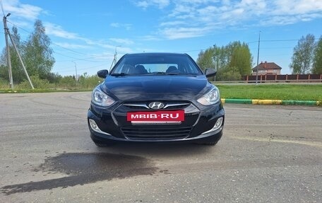 Hyundai Solaris II рестайлинг, 2011 год, 610 000 рублей, 3 фотография