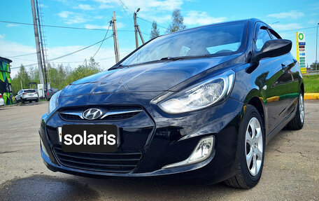 Hyundai Solaris II рестайлинг, 2011 год, 610 000 рублей, 12 фотография