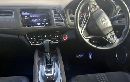 Honda Vezel, 2018 год, 1 890 000 рублей, 12 фотография