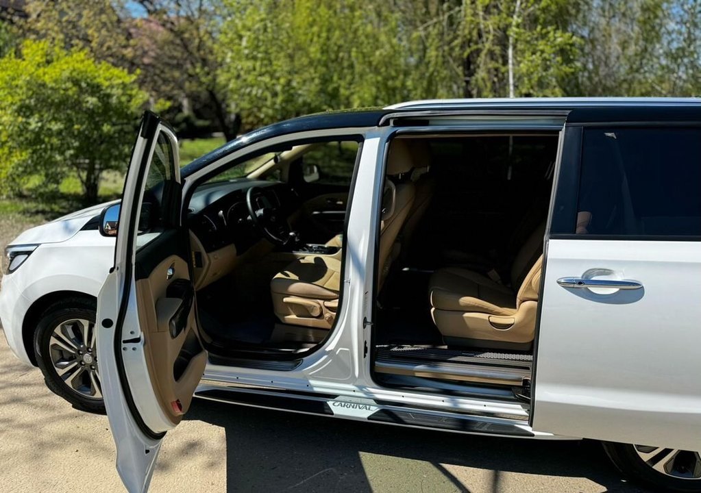 KIA Carnival, 2019 год, 3 150 000 рублей, 10 фотография