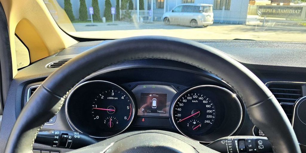 KIA Carnival, 2019 год, 3 150 000 рублей, 16 фотография