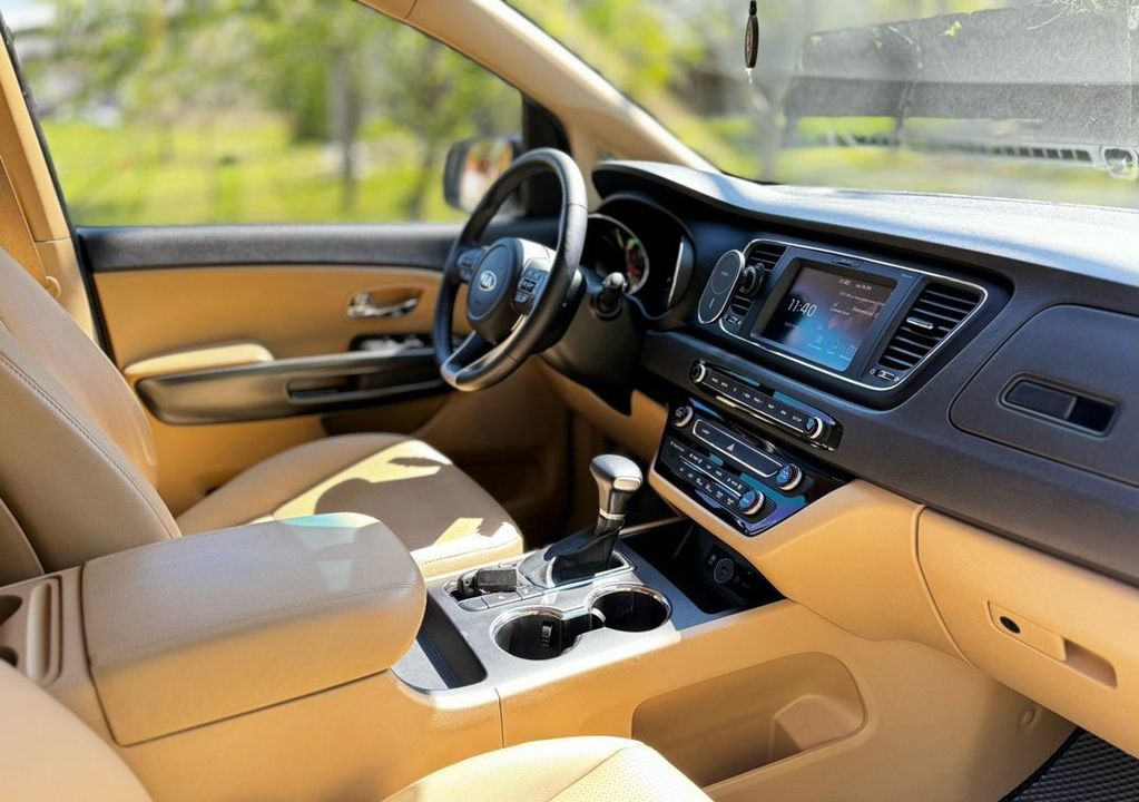 KIA Carnival, 2019 год, 3 150 000 рублей, 18 фотография