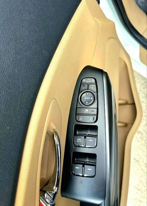KIA Carnival, 2019 год, 3 150 000 рублей, 23 фотография