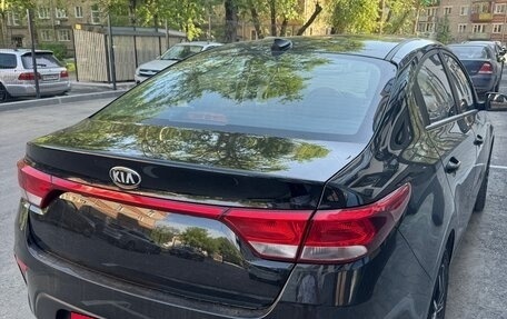 KIA Rio IV, 2017 год, 1 000 000 рублей, 3 фотография