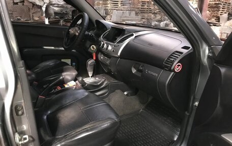 Mitsubishi L200 IV рестайлинг, 2014 год, 2 050 000 рублей, 7 фотография
