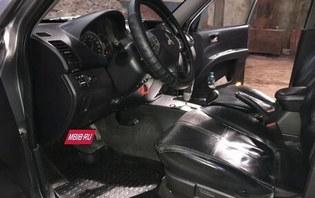 Mitsubishi L200 IV рестайлинг, 2014 год, 2 050 000 рублей, 6 фотография