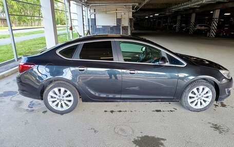 Opel Astra J, 2013 год, 890 000 рублей, 3 фотография