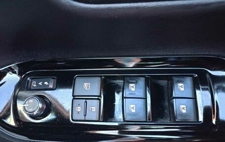 Toyota Noah III, 2018 год, 2 700 000 рублей, 17 фотография