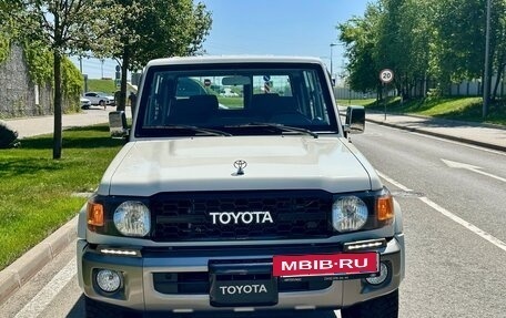 Toyota Land Cruiser 70, 2022 год, 5 500 000 рублей, 4 фотография