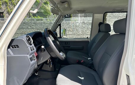 Toyota Land Cruiser 70, 2022 год, 5 500 000 рублей, 8 фотография