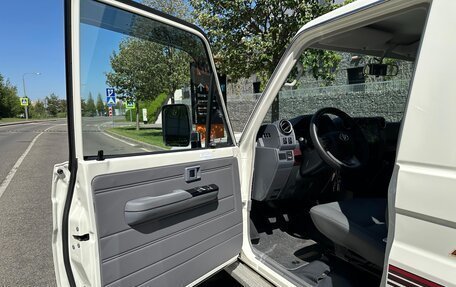 Toyota Land Cruiser 70, 2022 год, 5 500 000 рублей, 7 фотография