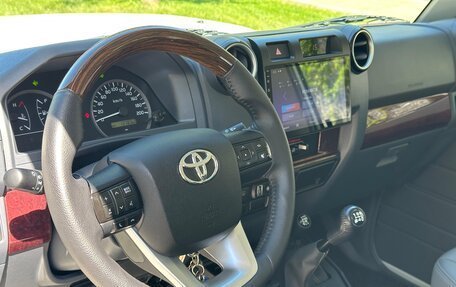 Toyota Land Cruiser 70, 2022 год, 5 500 000 рублей, 9 фотография