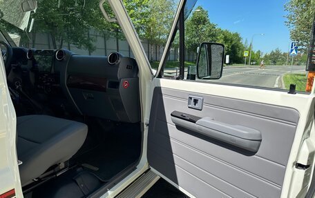 Toyota Land Cruiser 70, 2022 год, 5 500 000 рублей, 15 фотография