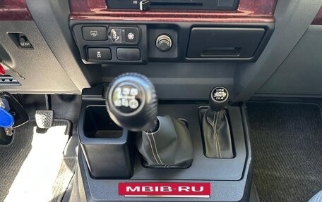 Toyota Land Cruiser 70, 2022 год, 5 500 000 рублей, 12 фотография