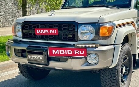 Toyota Land Cruiser 70, 2022 год, 5 500 000 рублей, 6 фотография