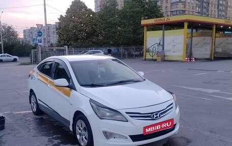 Hyundai Solaris II рестайлинг, 2014 год, 580 000 рублей, 2 фотография