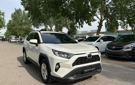 Toyota RAV4, 2023 год, 2 530 000 рублей, 2 фотография