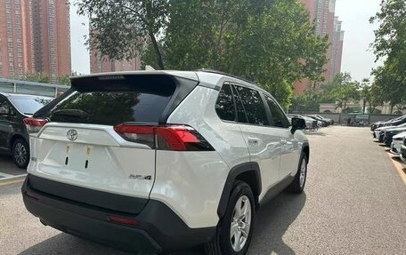 Toyota RAV4, 2023 год, 2 530 000 рублей, 10 фотография