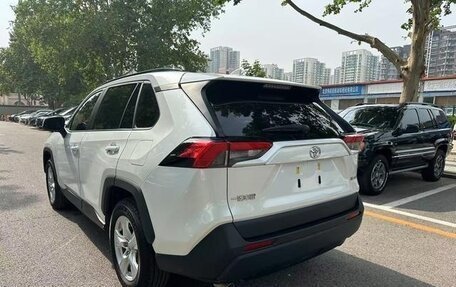 Toyota RAV4, 2023 год, 2 530 000 рублей, 9 фотография