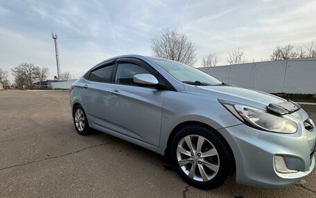 Hyundai Solaris II рестайлинг, 2012 год, 870 000 рублей, 3 фотография