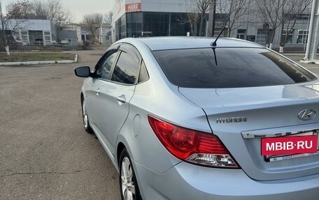Hyundai Solaris II рестайлинг, 2012 год, 870 000 рублей, 7 фотография