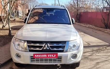 Mitsubishi Pajero IV, 2014 год, 2 167 000 рублей, 2 фотография
