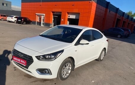Hyundai Solaris II рестайлинг, 2018 год, 1 350 000 рублей, 1 фотография