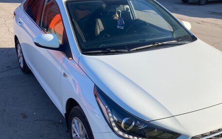 Hyundai Solaris II рестайлинг, 2018 год, 1 350 000 рублей, 2 фотография