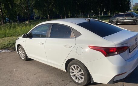 Hyundai Solaris II рестайлинг, 2018 год, 1 350 000 рублей, 6 фотография