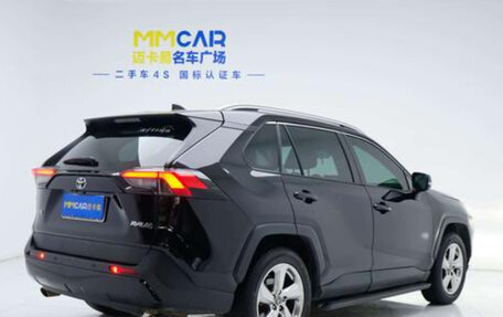 Toyota RAV4, 2021 год, 2 150 000 рублей, 4 фотография