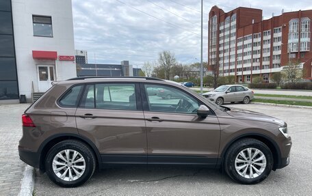 Volkswagen Tiguan II, 2017 год, 1 999 000 рублей, 3 фотография