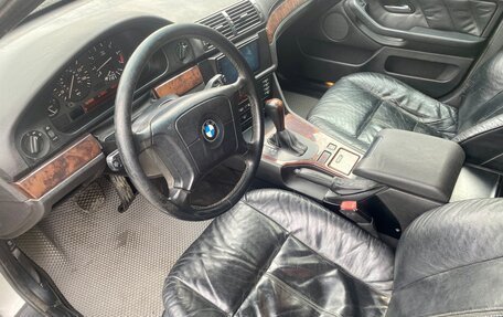 BMW 5 серия, 2001 год, 525 000 рублей, 10 фотография