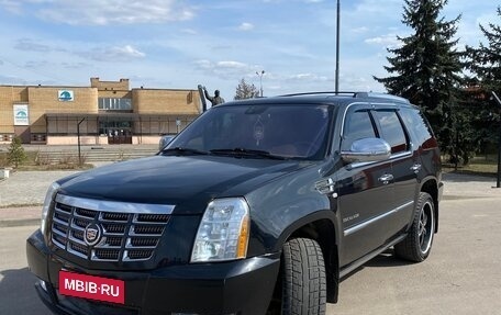 Cadillac Escalade III, 2011 год, 1 845 000 рублей, 2 фотография