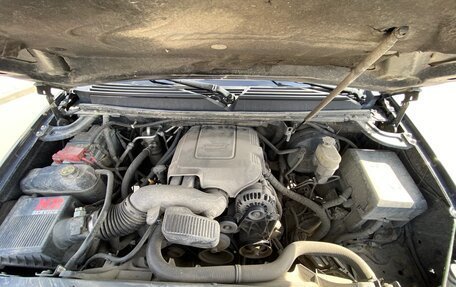 Cadillac Escalade III, 2011 год, 1 845 000 рублей, 13 фотография