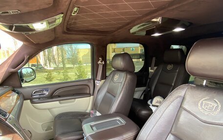 Cadillac Escalade III, 2011 год, 1 845 000 рублей, 12 фотография