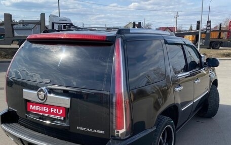 Cadillac Escalade III, 2011 год, 1 845 000 рублей, 16 фотография