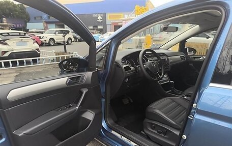 Volkswagen Touran III, 2020 год, 1 635 000 рублей, 7 фотография