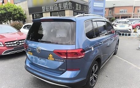 Volkswagen Touran III, 2020 год, 1 635 000 рублей, 4 фотография
