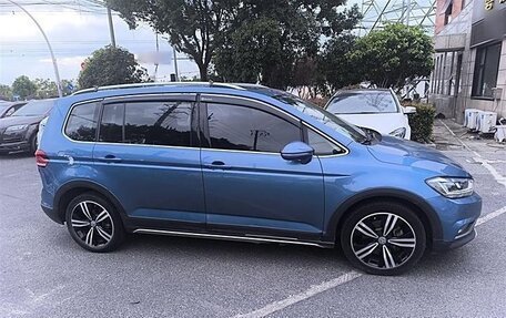 Volkswagen Touran III, 2020 год, 1 635 000 рублей, 5 фотография