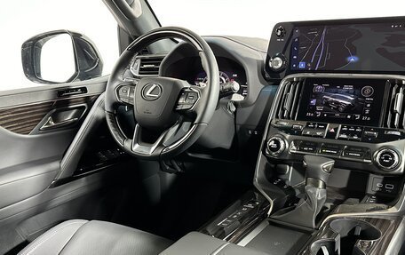 Lexus LX, 2024 год, 24 800 000 рублей, 13 фотография