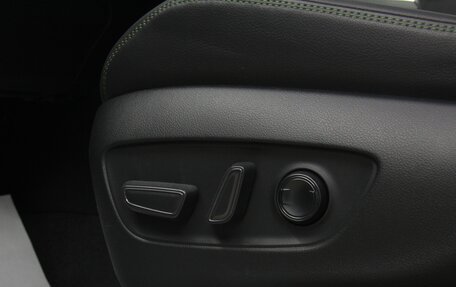 Toyota RAV4, 2024 год, 3 988 000 рублей, 12 фотография