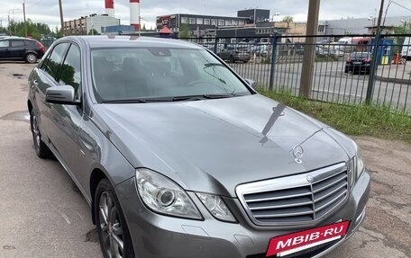 Mercedes-Benz E-Класс, 2011 год, 1 365 000 рублей, 2 фотография