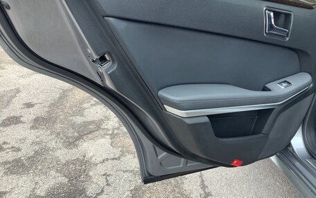 Mercedes-Benz E-Класс, 2011 год, 1 365 000 рублей, 17 фотография