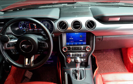 Ford Mustang VI рестайлинг, 2022 год, 2 900 000 рублей, 4 фотография