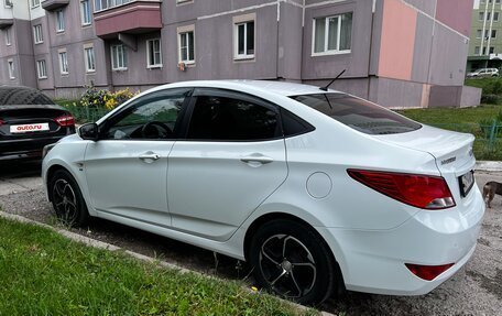 Hyundai Solaris II рестайлинг, 2014 год, 900 000 рублей, 2 фотография