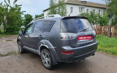 Mitsubishi Outlander III рестайлинг 3, 2007 год, 800 000 рублей, 5 фотография