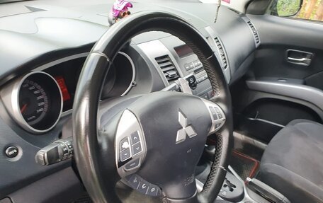 Mitsubishi Outlander III рестайлинг 3, 2007 год, 800 000 рублей, 7 фотография