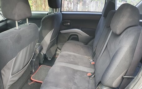 Mitsubishi Outlander III рестайлинг 3, 2007 год, 800 000 рублей, 8 фотография